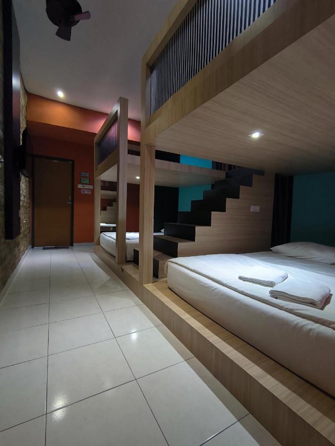 Golden Guest House 콴탄 외부 사진
